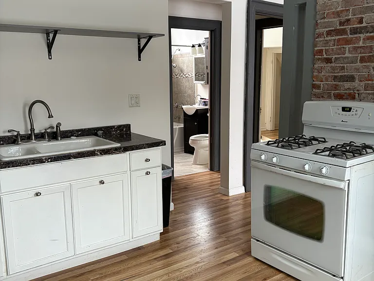 13 Helen St #1 — Photo 7