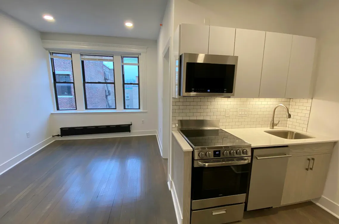 1 bed, 1.0 bath, 580 sqft, $2,925 — Photo 2