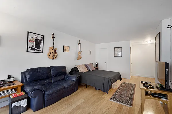 Sold by Platinum Properties | media 2