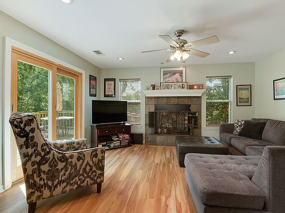 2nd image of 2521 Windward Dr