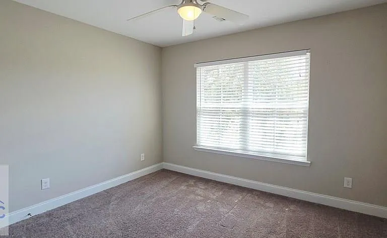21 James Dr — Photo 10