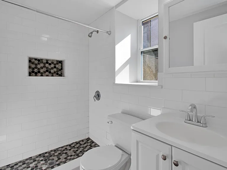 1911 Summit Ave #2 — Photo 9