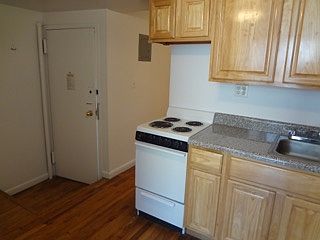 4th image of 127 1st Ave APT 6