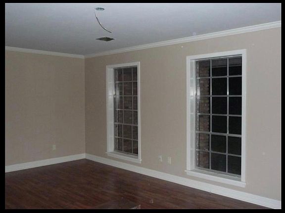 3rd image of 1331 Palmetto Rd