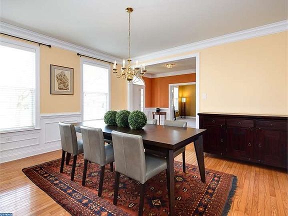 3rd image of 532 Woodberry Way