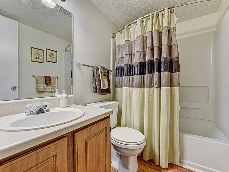 Guest Bath-Classic Unit