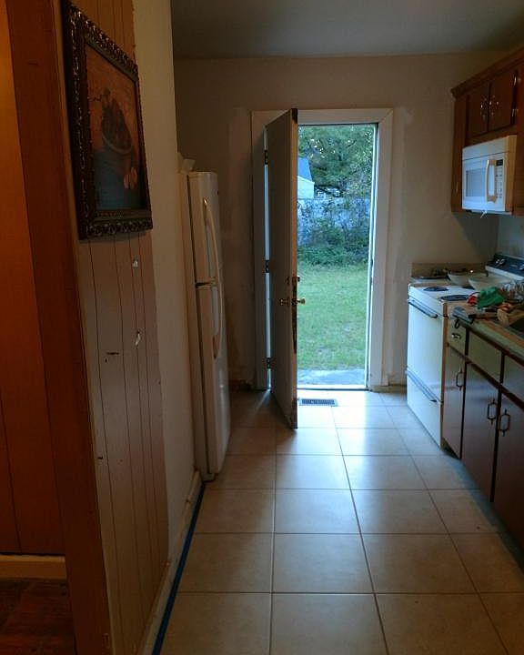 2nd image of 2736 E Surrey Dr