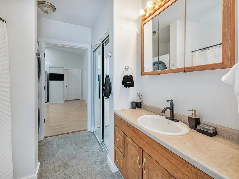 438 S Ella Ave #B — Photo 15
