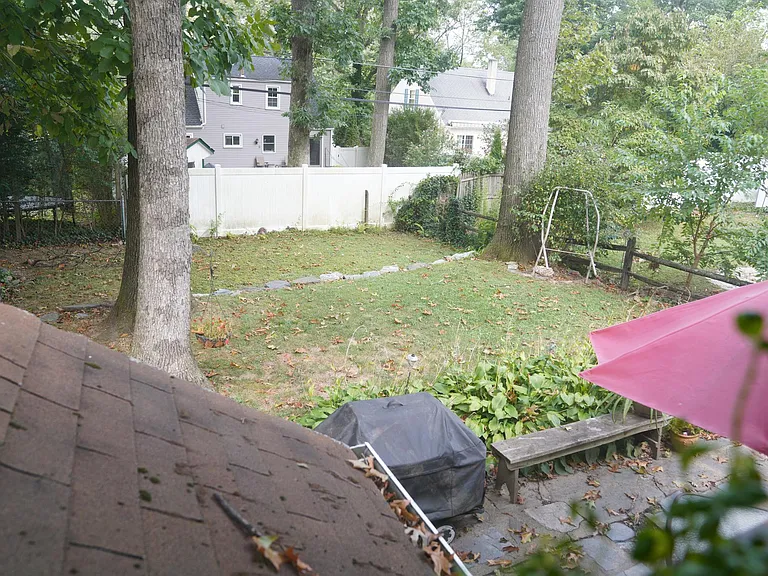 551 Woodside Ave — Photo 6