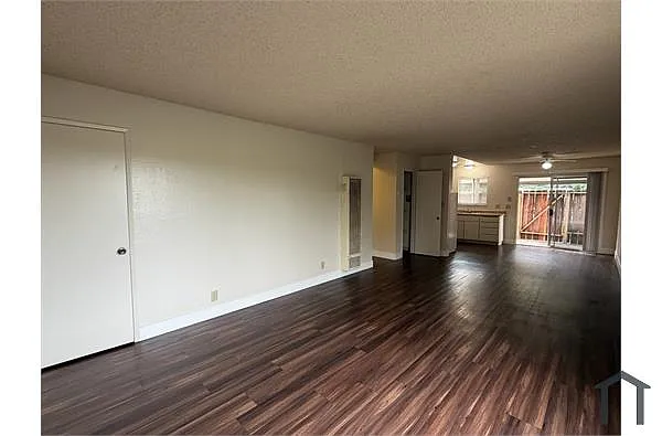 Building Photo - 443 Fleming Ave E