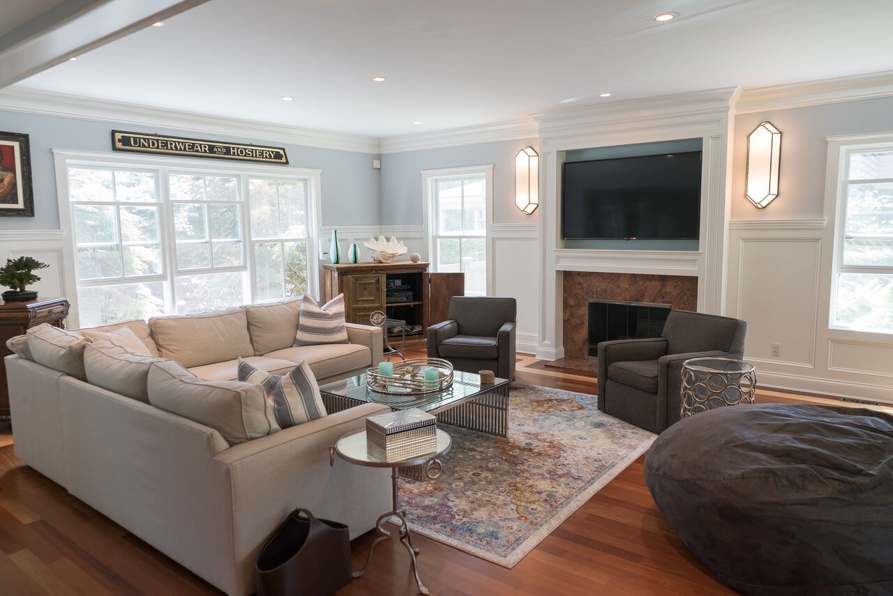  Inviting living room