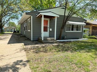 1030 SW Macvicar Ave, Topeka, KS 66604