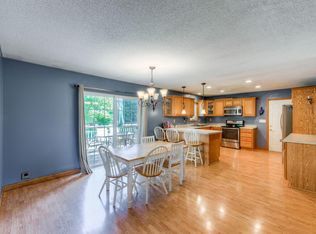 1725 Deerwood Dr, Eagan, MN 55122