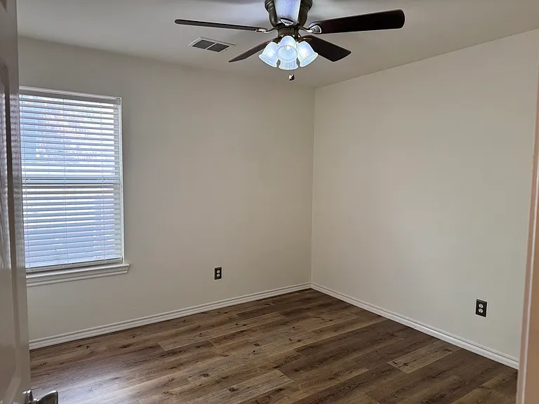 4512 Chris Dr — Photo 8