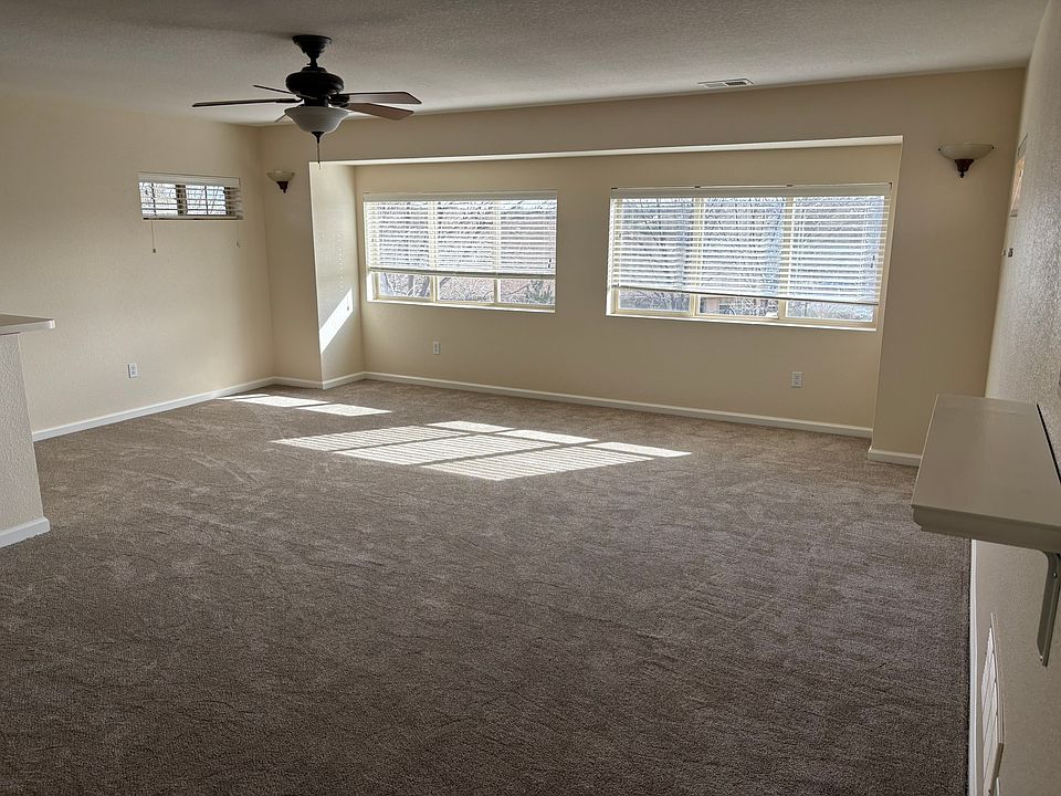 Sunny, south facing living/kitchen area.