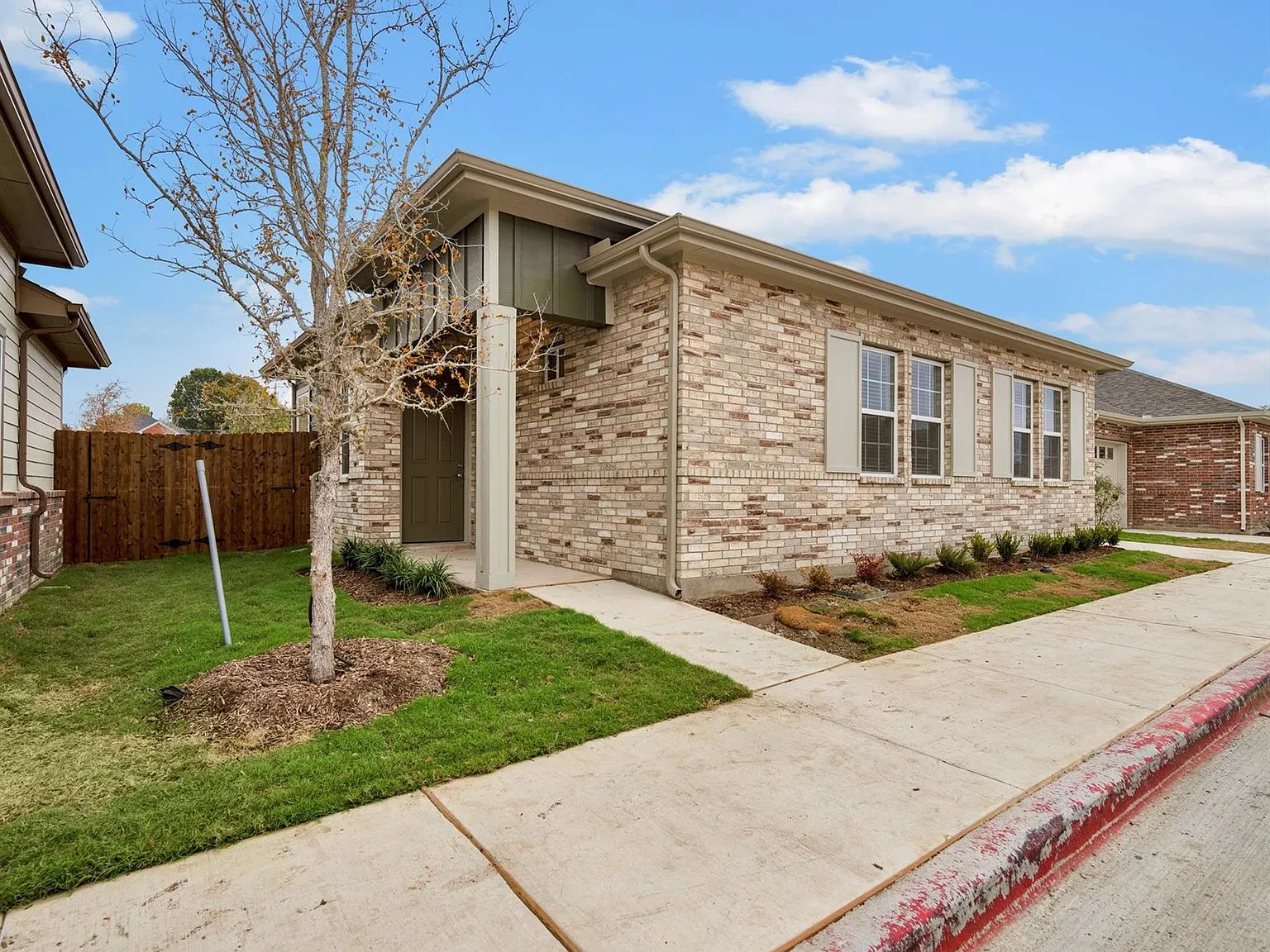 2 bed, 2.0 bath, 963 sqft, $2,499 — Photo 3