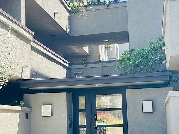 2nd image of 818 S Marengo Ave APT 301