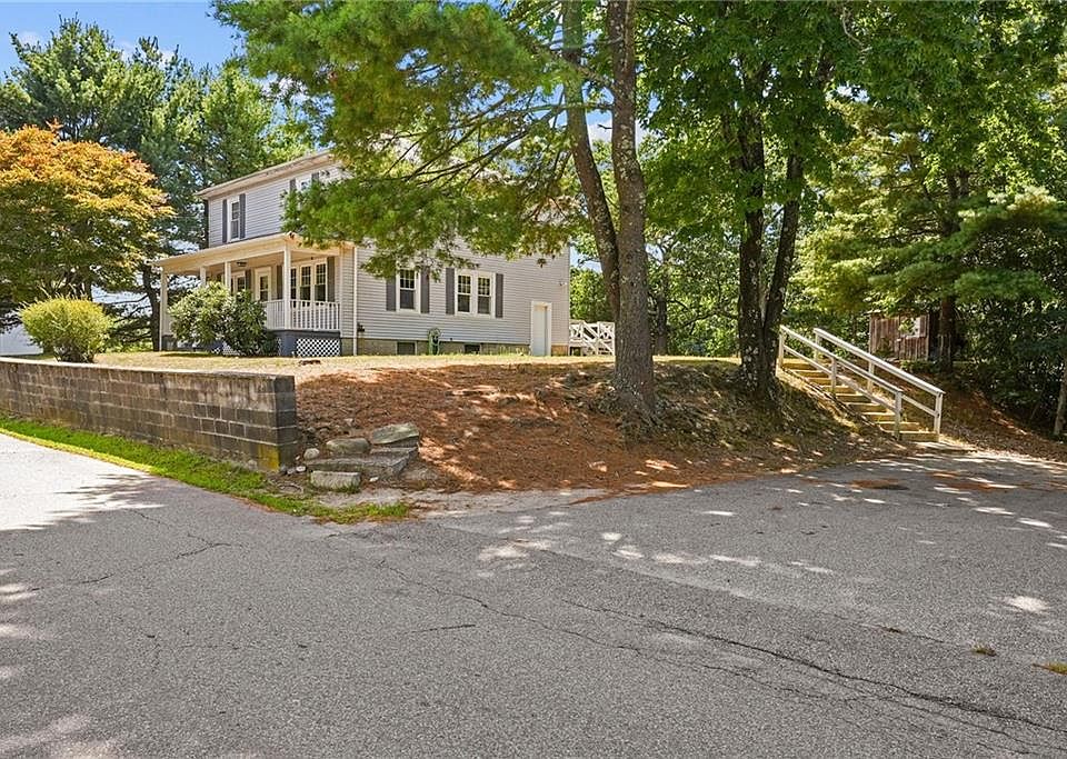 46 Fenwood Ave Smithfield, RI Zillow