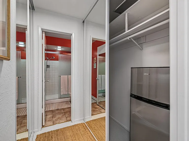 811 York St #326 — Photo 15
