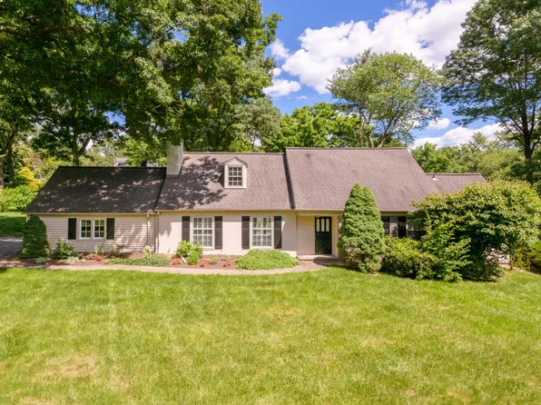 100 Pine Tree Rd, Radnor, PA 19087