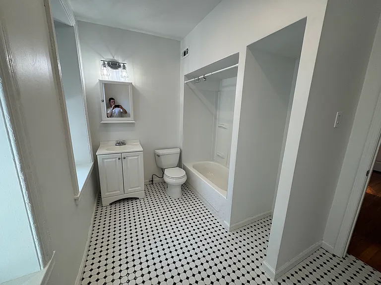 Master bedroom ensuite bathroom