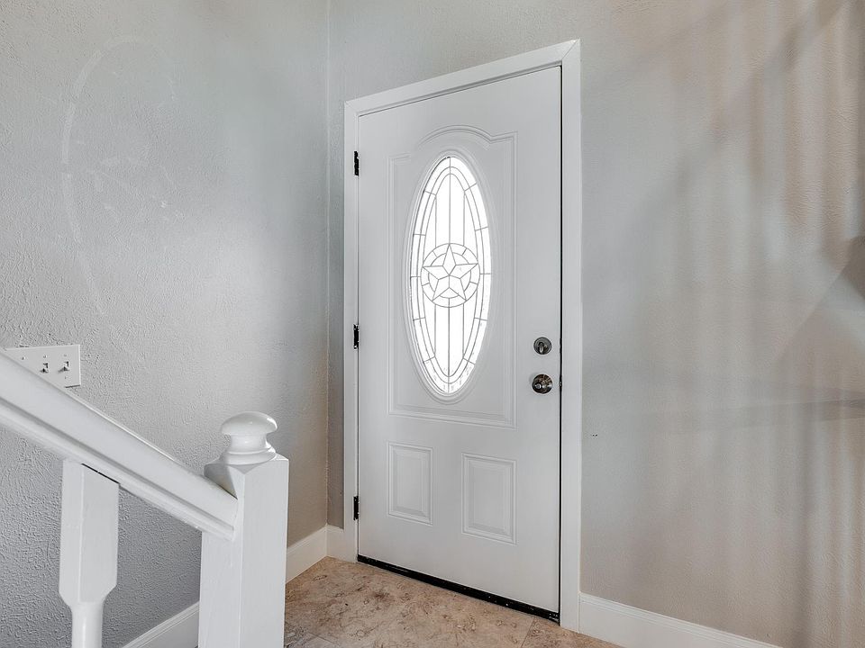 1st image of 3747 Twin Oaks Ct