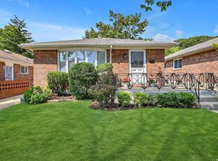 22615 76th Rd, Oakland Gardens, NY 11364