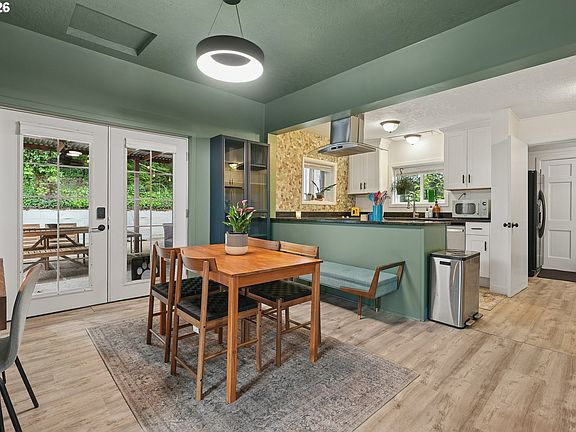 4th image of 3030 SW Pendleton Ct