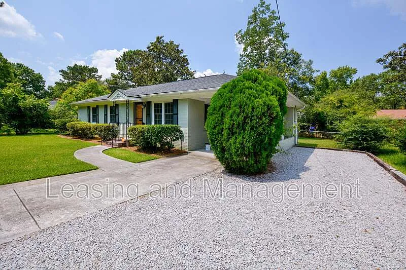 3 bed, 1.5 bath, 1100 sqft, $3,000 — Photo 3