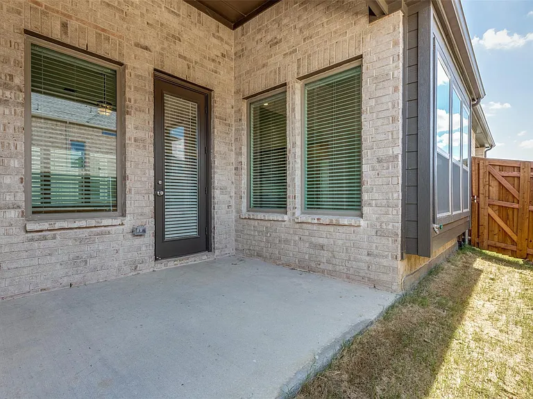 805 Fieldcrest St — Photo 24