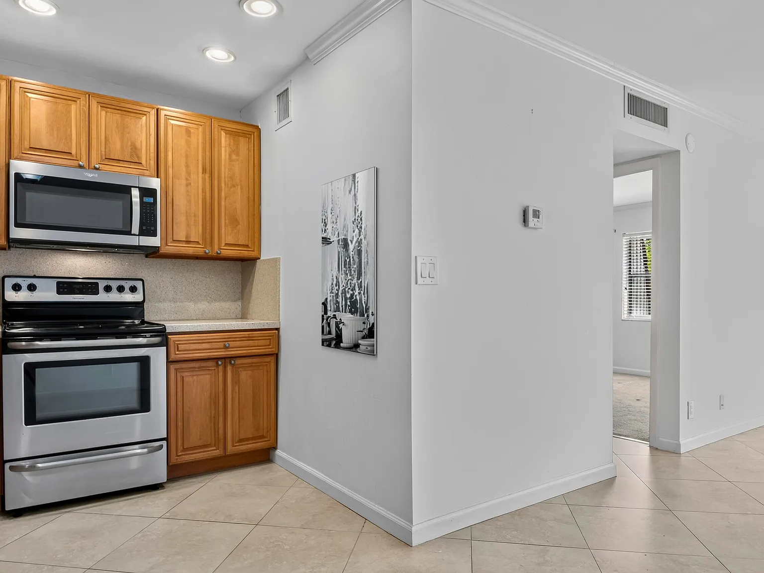 1 bed, 1.5 bath, 625 sqft, $1,700 — Photo 4