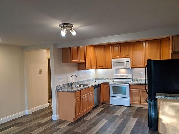 2nd image of 25676 University Ct #320