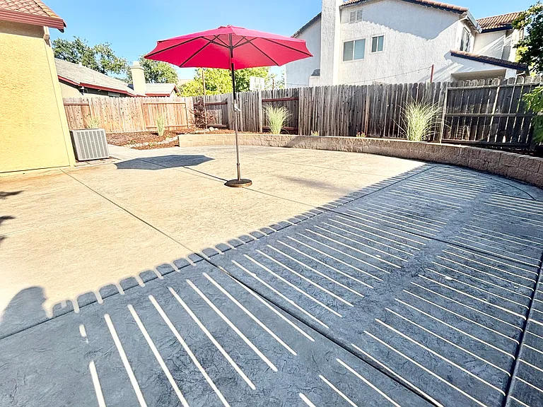 981 Pearce Ct — Photo 22