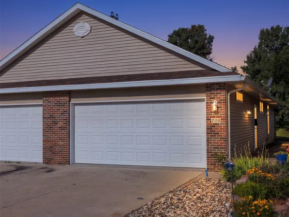 715 Kitterman Cir, Norwalk, IA 50211