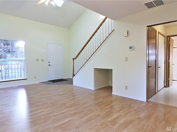 3rd image of 1210 Puget St NE