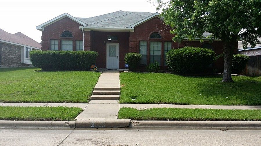 1st image of 2533 Hawk Dr