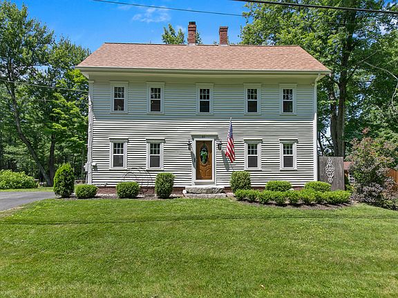 3rd image of 61 Salmon Falls Road