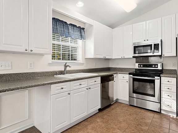 4th image of 8629 Hickory Creek Ln