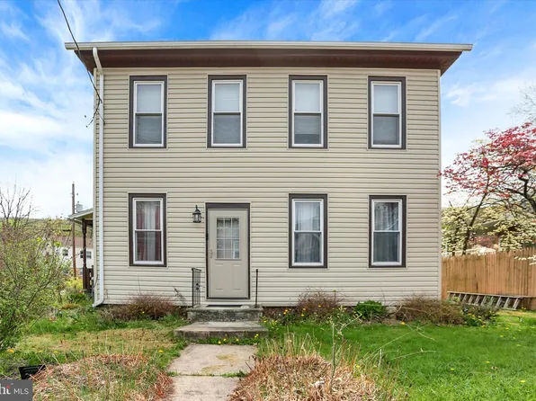 90 E Main St, Elizabethville, PA 17023
