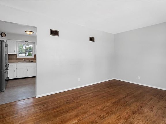 3rd image of 10934 Acton Dr