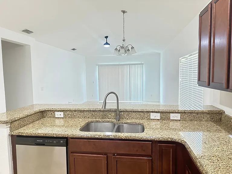 477 Kestrel Dr — Photo 20
