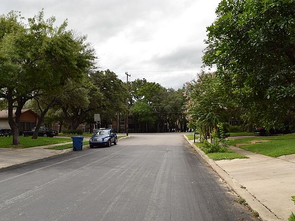 5th image of 7406 Pipers Creek St