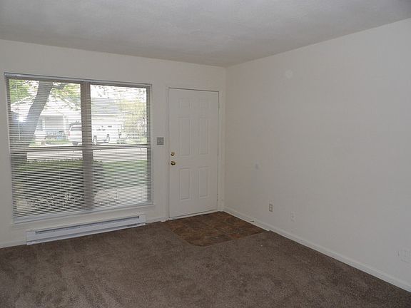 3rd image of 1520 N Main St APT 6D