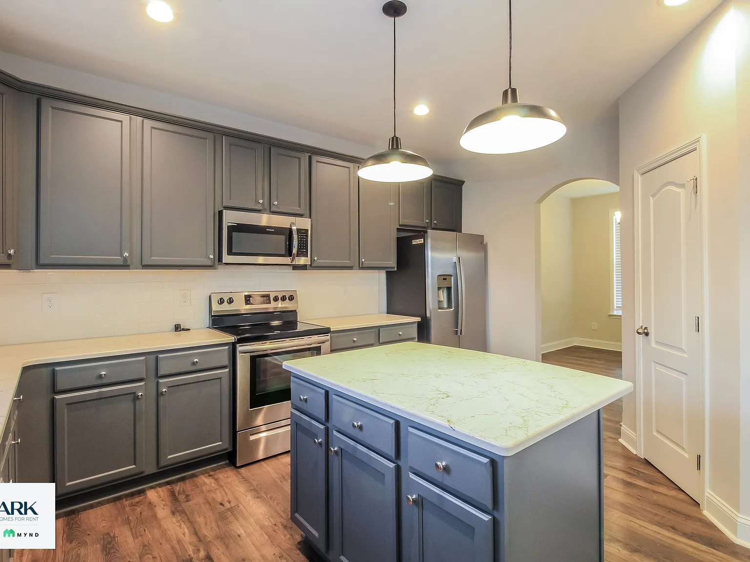 3 bed, 2.5 bath, 1726 sqft, $2,099 — Photo 4