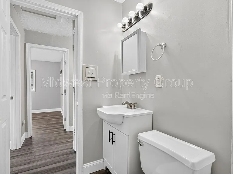 273 Roderick Dr — Photo 16