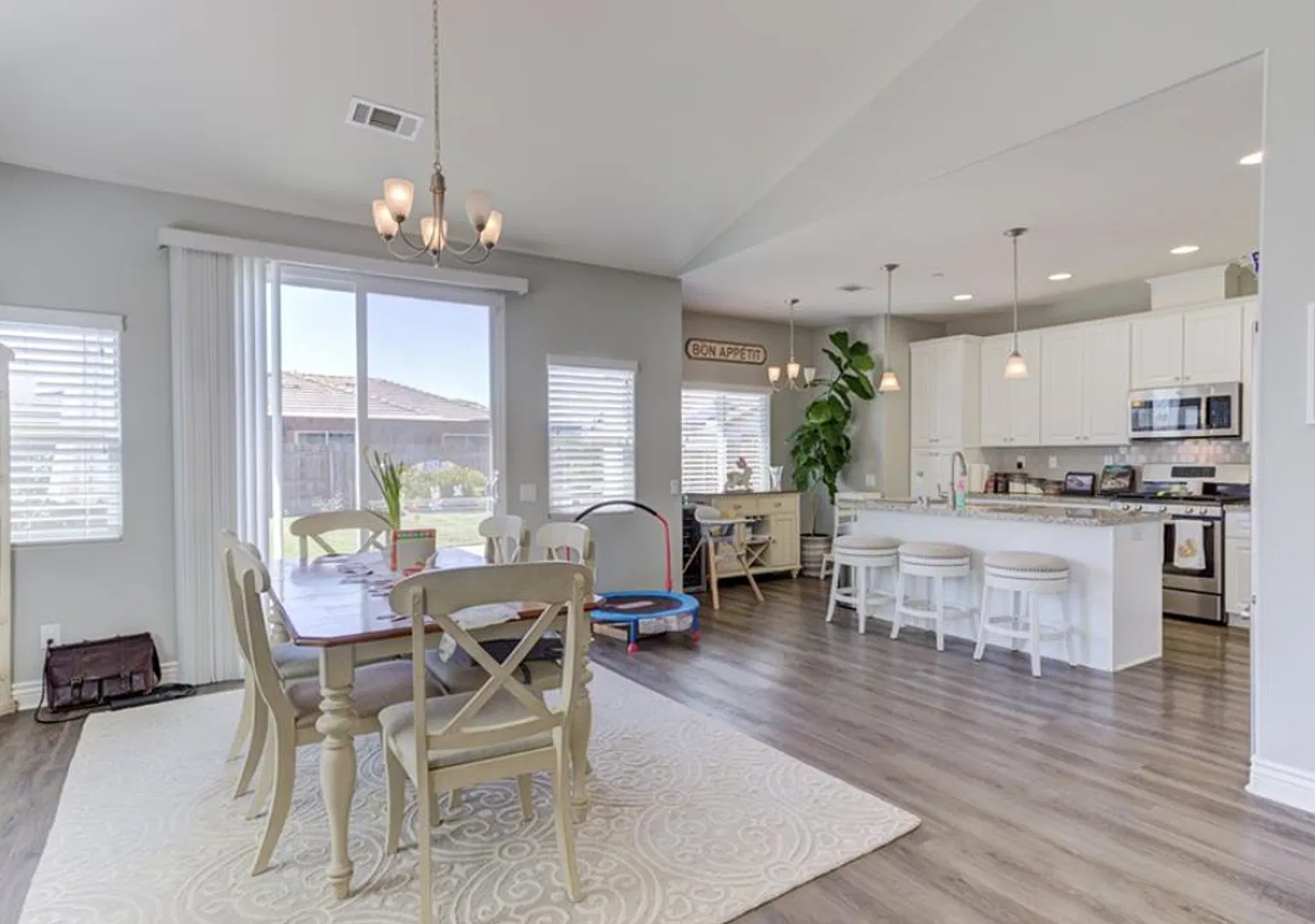 3-Bedroom + Office/Den and a Large Backyard in Legacy at La Ventana — Photo 4