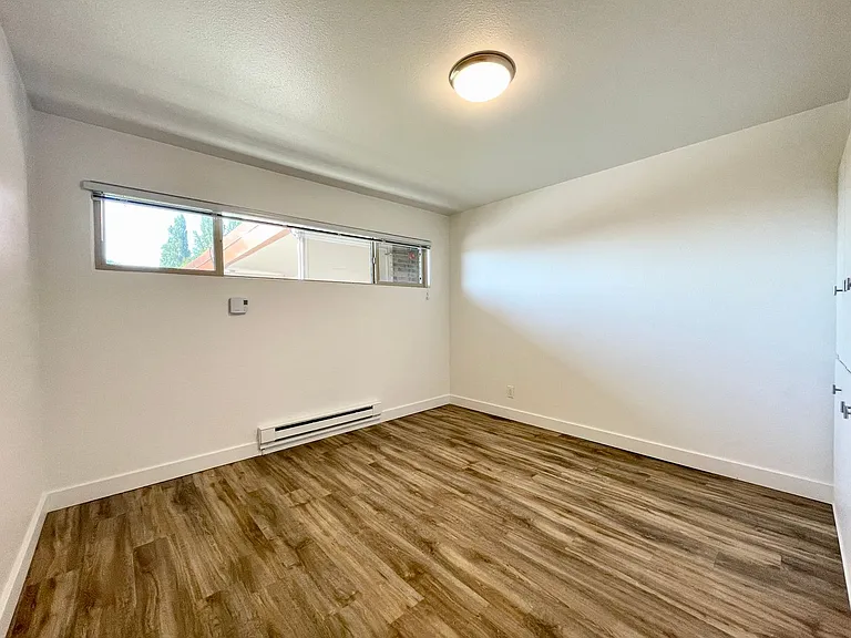 Village Vista Apartments — Photo 28