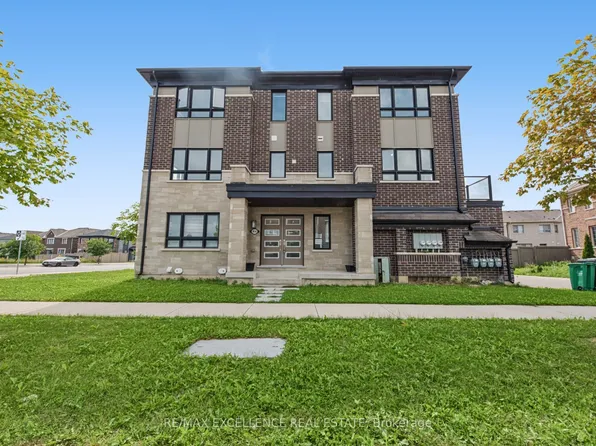 454 Remembrance Rd, Brampton, ON L7A 3Y4