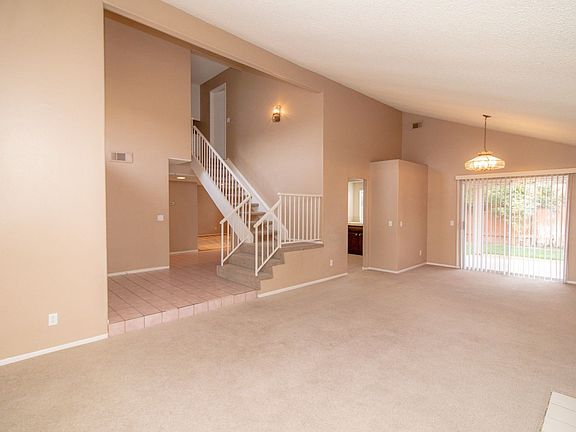 5th image of 39199 Foxglove Cir