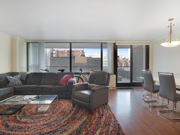 3rd image of 1555 N Sandburg Ter APT 201